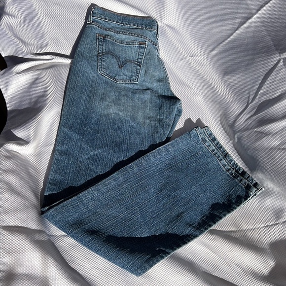 Levi’s 515 Bootcut Size 6 Long EUC/5 pocket Zip fly /Bundle 2 items - save 30% - Picture 1 of 9